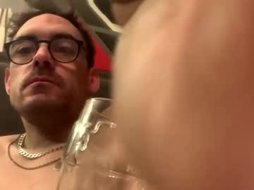 brief8805 — 2025-10-25 23:21 brief8805 — 2025-10-25 23:21